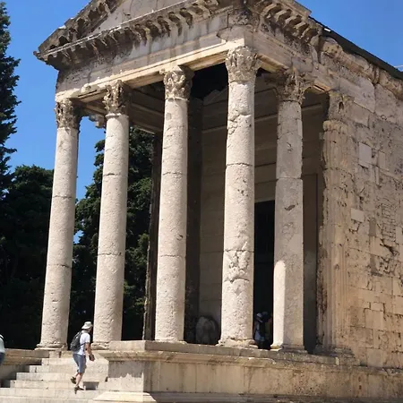 House For 12 People Close To The Sea