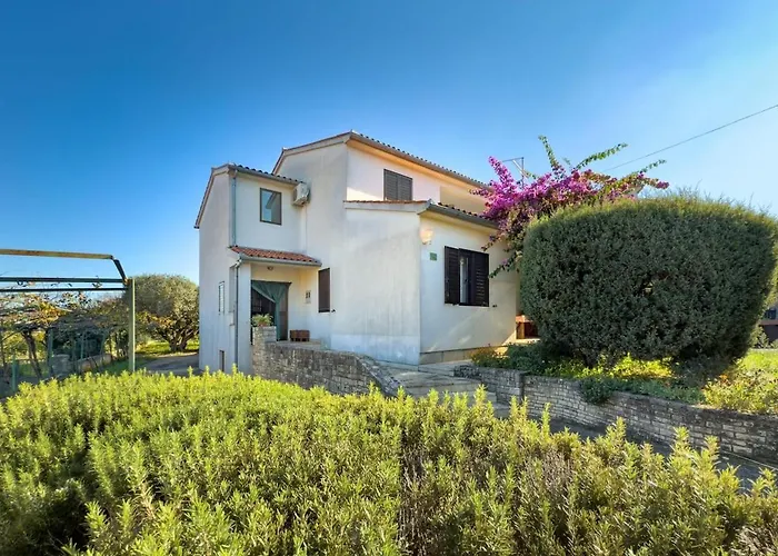 House For 12 People Close To The Sea