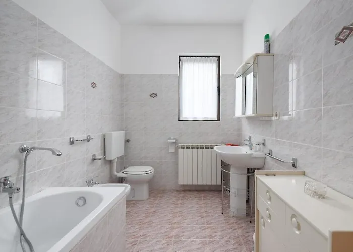 House For 12 People Close To The Sea