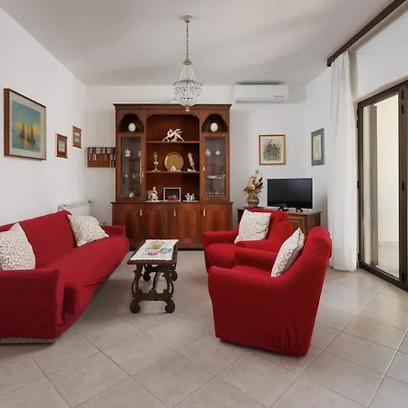 House For 12 People Close To The Sea * Pula