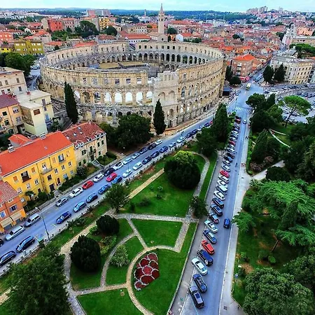 Ferienhaus House For 12 People Close To The Sea