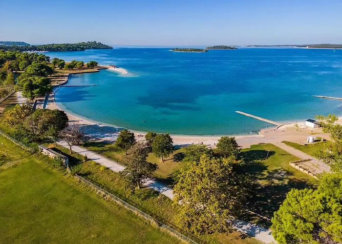 House For 12 People Close To The Sea Dom wakacyjny Pula