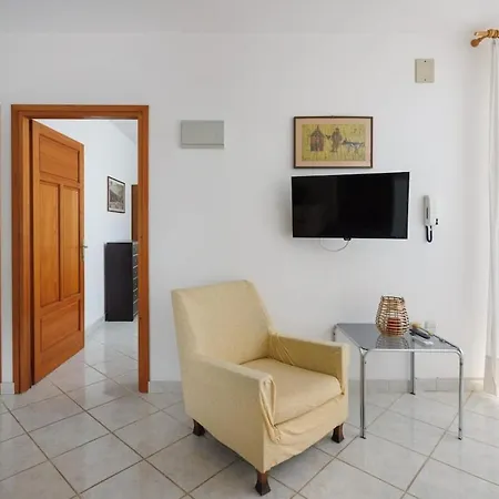 펜션 House For 12 People Close To The Sea