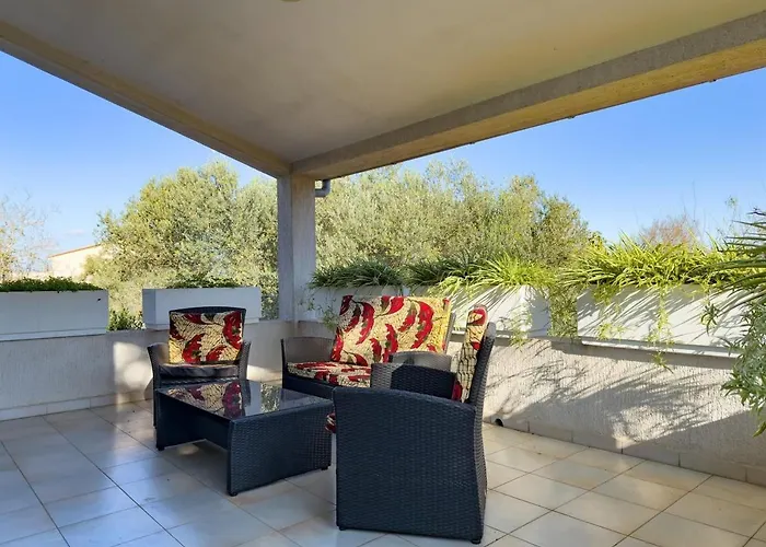 Holiday home House For 12 People Close To The Sea Pula