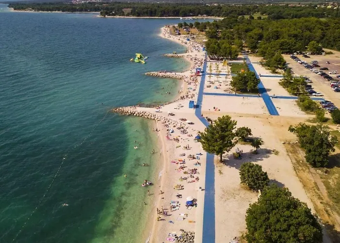 House For 12 People Close To The Sea Holiday home Pula