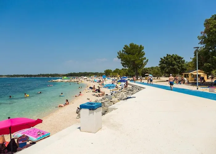 Holiday home House For 12 People Close To The Sea *