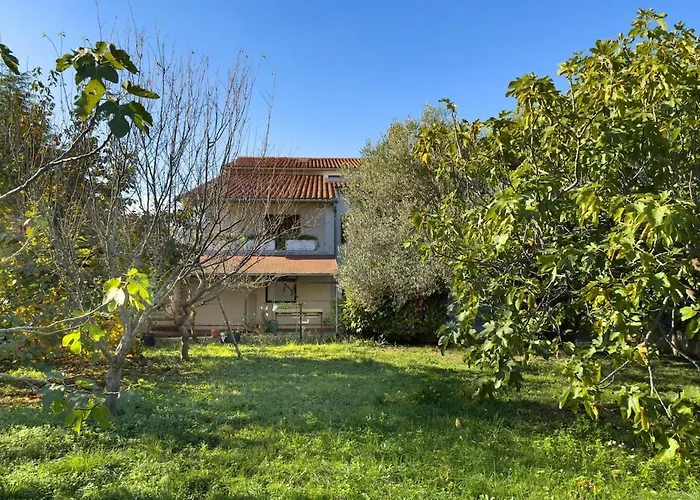 House For 12 People Close To The Sea * Pula